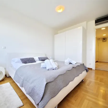 Maris Luxury Apartmán *