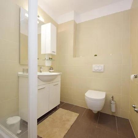 Maris Luxury