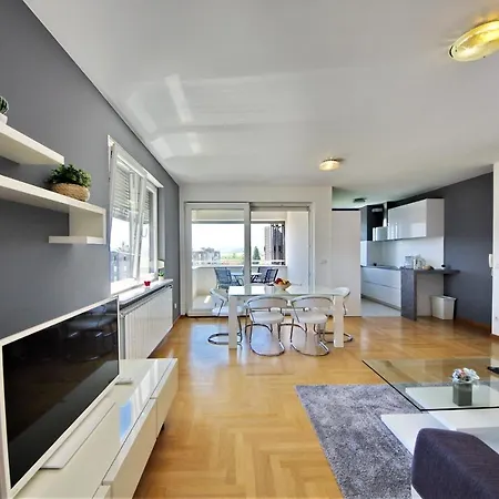 Maris Luxury